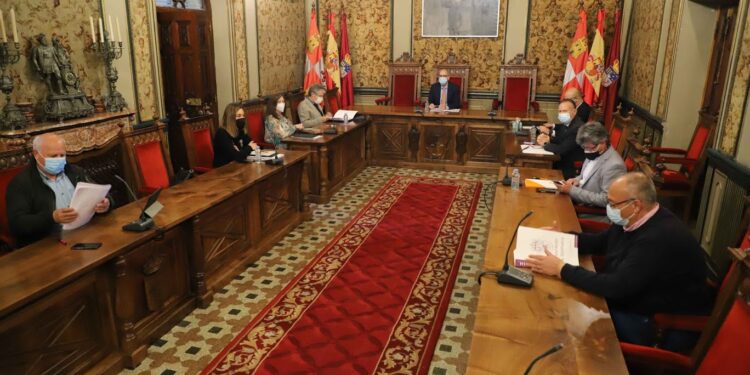 La Junta edita una guía para facilitar el teletrabajo en los ayuntamientos y diputaciones