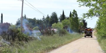 Un nuevo incendio en la N-501 junto al hotel Regio