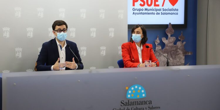 El PSOE exige al Ayuntamiento que acometa la limpieza urgente del río Tormes a su paso por la ciudad