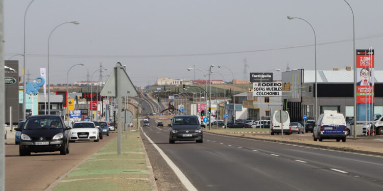 El Ayuntamiento instalará los primeros contadores inteligentes en el tramo más antiguo de la red de agua del polígono