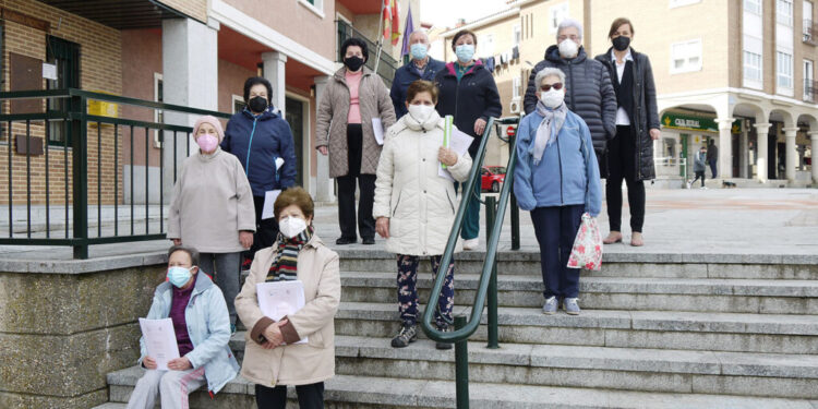 Carbajosa retoma las actividades para los mayores con gimnasia al aire libre y conferencias para ayudarles a mejorar su calidad de vida