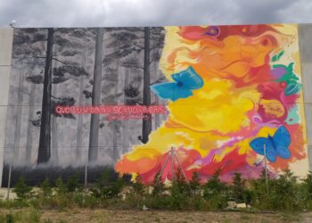 El pabellón deportivo luce el nuevo mural contra la violencia de género