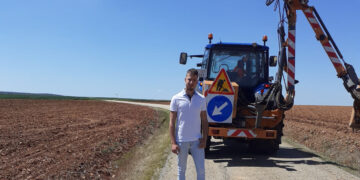 Carrascal arregla los caminos para evitar incendios en verano