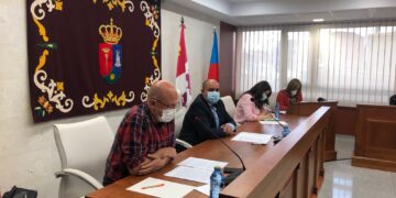 Villares libera 1,2 millones para equipamiento de la piscina cubierta, dos aparcamientos más en el polígono y mejora de instalaciones deportivas