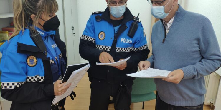 Formación en violencia de género para los agentes de Santa Marta