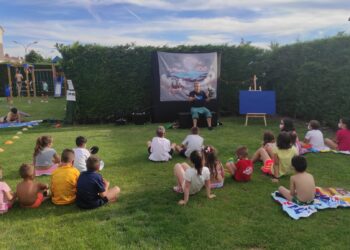 Vuelven los ‘Cuentos Refrescantes’ para los más pequeños en las piscinas municipales