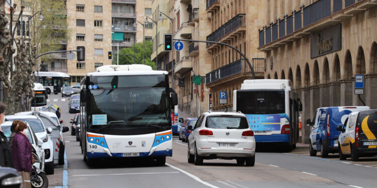 El Gobierno aportará 1,8 millones para compensar las pérdidas del transporte urbano