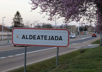 El Ayuntamiento instará a la Junta a ejecutar pasos de peatones seguros y regulación semafórica en la travesía urbana de la CL-512