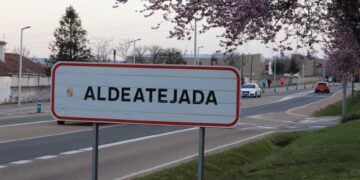 El Ayuntamiento instará a la Junta a ejecutar pasos de peatones seguros y regulación semafórica en la travesía urbana de la CL-512