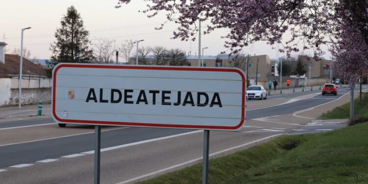 El Ayuntamiento instará a la Junta a ejecutar pasos de peatones seguros y regulación semafórica en la travesía urbana de la CL-512