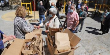 Los mayores disfrutan de su día de fiesta marcado por la prudencia