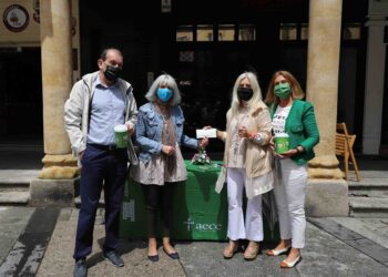 La Diputación mantiene su compromiso con la AECC en el Día de la Cuestación