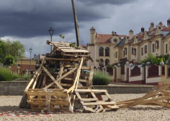 Villares, Carrascal de Barregas y Pelabravo, los únicos que mantienen la tradicional hoguera de San Juan