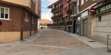 Las calles Selín y La Fuente ya lucen su renovada imagen peatonal y accesible