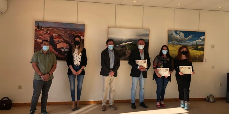 Isidoro Moreno gana el XXV Certamen de Pintura con su obra ‘Desde lo alto’