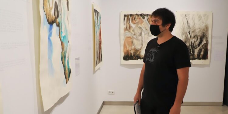 ‘El albergue invisible’ de Pablo S. Herrero explora el mundo de la comunicación humana para denunciar la injusticia