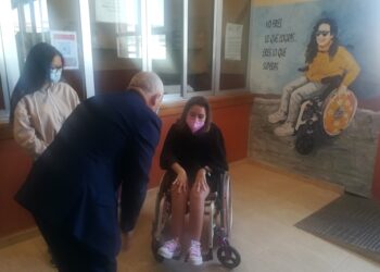 El IES Martínez Uribarri presenta pinturas murales sobre igualdad, rechazo o bullying