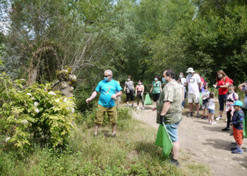 Los clientes del Centro Comercial El Tormes disfrutan de una jornada familiar ambiental con la Fundación Tormes-EB