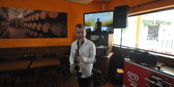 Música de saxofón para finalizar el primer fin de semana de actividades culturales y festivas