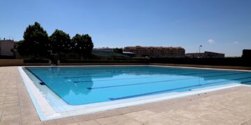 Los vecinos de Villares disfrutarán del primer chapuzón del verano en las piscinas el martes 15