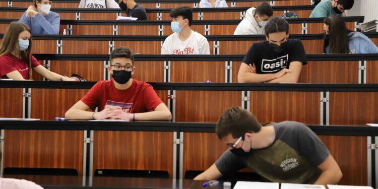 Comienzan los exámenes de la EBAU para 2.731 estudiantes del distrito de la Universidad de Salamanca