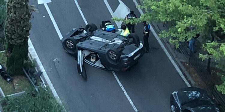 Espectacular accidente en el paseo de Carmelitas