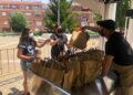 Los vecinos responden a la llamada solidaria con el autismo y agotan las 500 patatas asadas del menú festivo