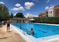 Las familias podrán adquirir abonos para las piscinas municipales tras mejorar la situación sanitaria y pasar a fase 1