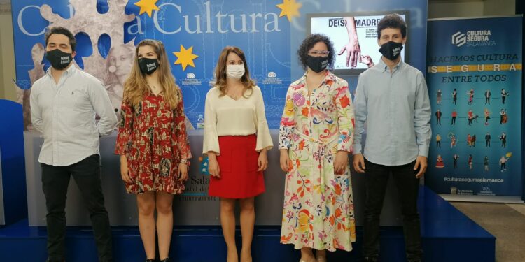 El CAEM estrena ‘De(s) Madres’ de la compañía salmantina La Bulé