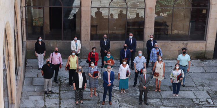 La Universidad reconoce la trayectoria profesional de sus trabajadores