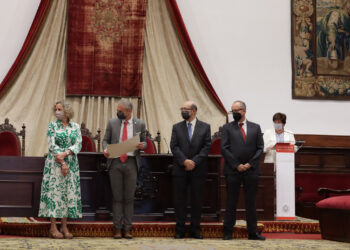 La Universidad entrega los premios a la trayectoria de excelencia en la docencia ‘Gloria Begué’