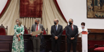 La Universidad entrega los premios a la trayectoria de excelencia en la docencia ‘Gloria Begué’