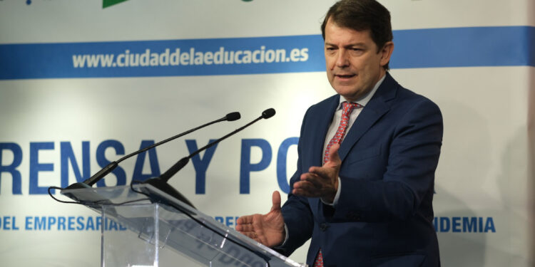 El presidente de la Junta descarta pedir al Gobierno la imposición del toque de queda