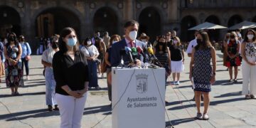 El alcalde recibe a profesores americanos que cursan estudios de español  en la Usal