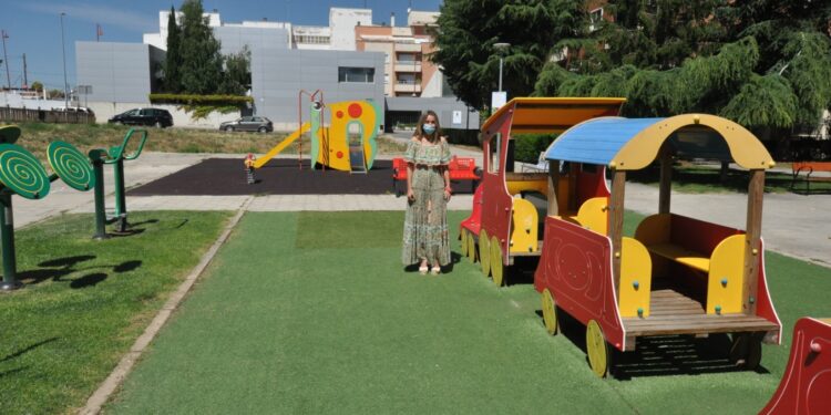 El parque de la plaza Comuneros estrenará carpas para proteger del sol a los más pequeños mientras juegan