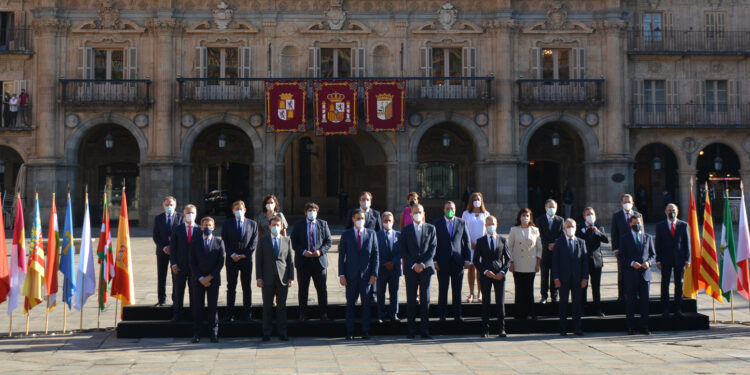 Primeras imágenes de la llegada de autoridades a la Conferencia de Presidentes