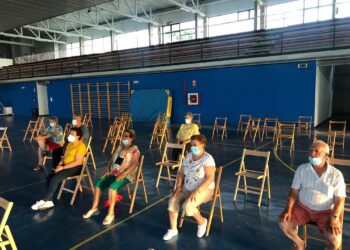 Tímido estreno de las actuaciones musicales del verano organizadas para los mayores