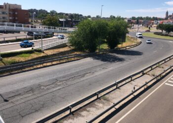 El refuerzo del firme de la rotonda de Las Llaves y el acceso a la autovía A-50 comenzará el lunes día 9