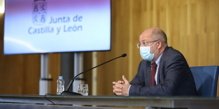 La colaboración de la Junta y las cuatro universidades públicas de la región impulsarán políticas activas frente a la despoblación