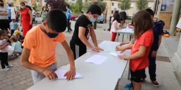 El Ayuntamiento aumenta un 5% las ayudas de material escolar y destina 40.000 euros para el nuevo curso