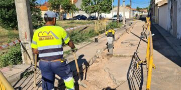 El Ayuntamiento renueva 100 metros de tubería en Juan Manso para evitar averías