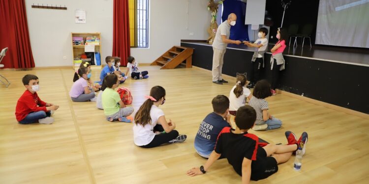 Convocadas las ayudas de 75 euros para libros y material escolar destinadas a los niños empadronados en el municipio