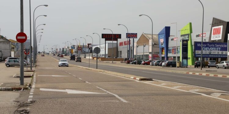 La reordenación del tráfico en el polígono será la primera medida que llevará a cabo el Consistorio tras recibir la titularidad de la vía central