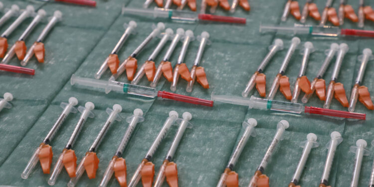 El envío semanal del ministerio otorga 13.180 dosis de la vacuna contra la Covid-19 a Salamanca