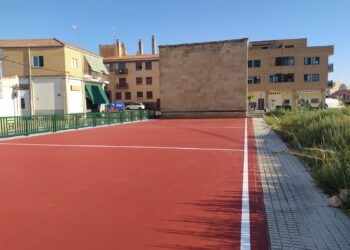 Renovado el frontón municipal para mejorar la accesibilidad y garantizar la seguridad de los usuarios