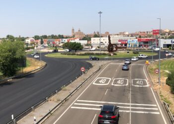 Abierta al tráfico la rotonda de Las Llaves de acceso a la A-50 a falta de la señalización viaria