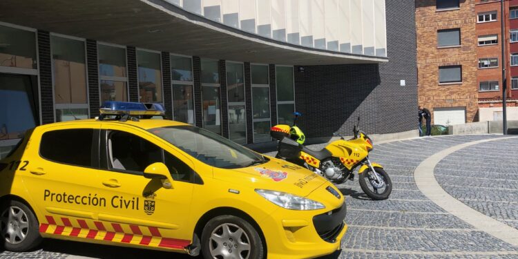 La Agencia de Protección Civil contacta con las agrupaciones para planificar la compra de vehículos