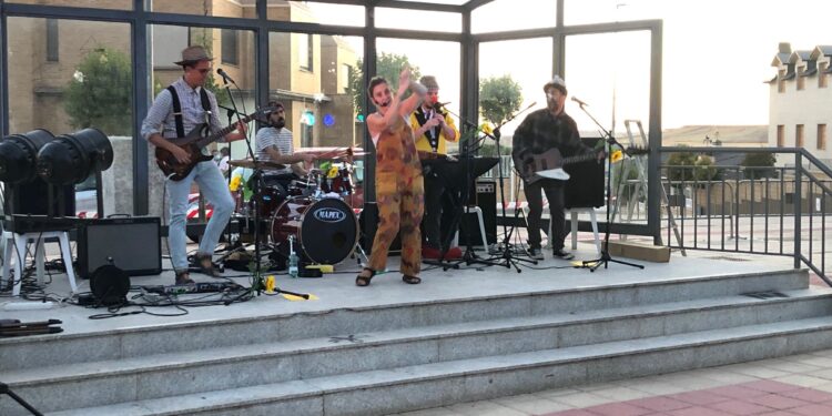 El programa cultural de verano concluirá el próximo fin de semana con magia, cine y música folk