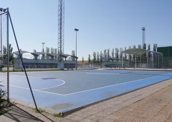 La cubierta y el cerramiento de la pista multideporte la convertirán en un pabellón de más de 1.200 metros cuadrados