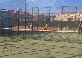 Monólogos, paella para llevar, hinchables y atracciones acuáticas centrarán el programa cultural y festivo del fin de semana